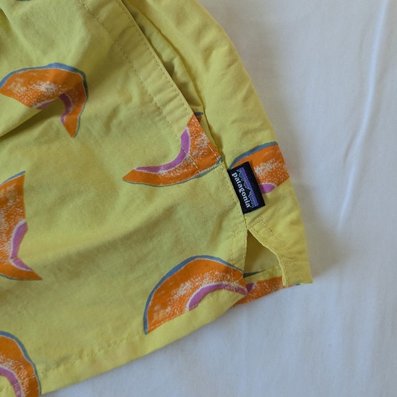 Patagonia Women's Baggies 2.5" Cantaloupe Shorts - Picture 4 of 7